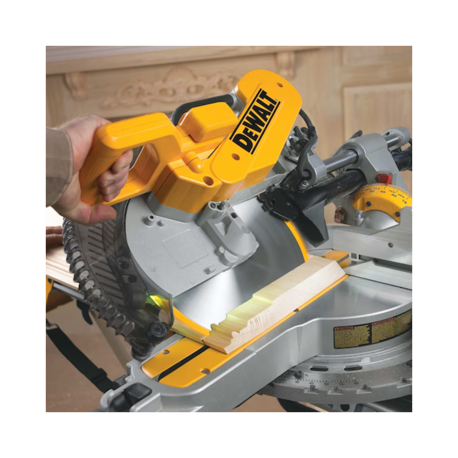 DWS780 - Sierra Ingleteadora Telescopica de 12" 1675W 110V 3800RPM