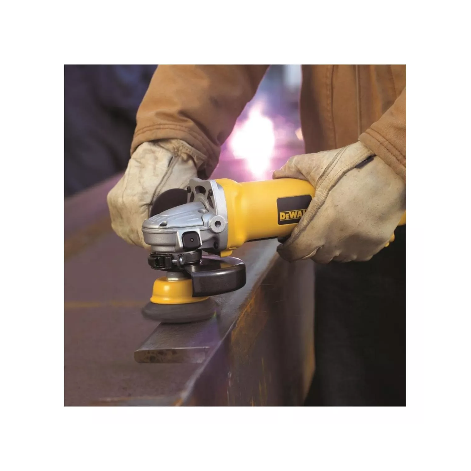 DW4910 - Cepillo / Copa Trenzado 3'' X 5/8''